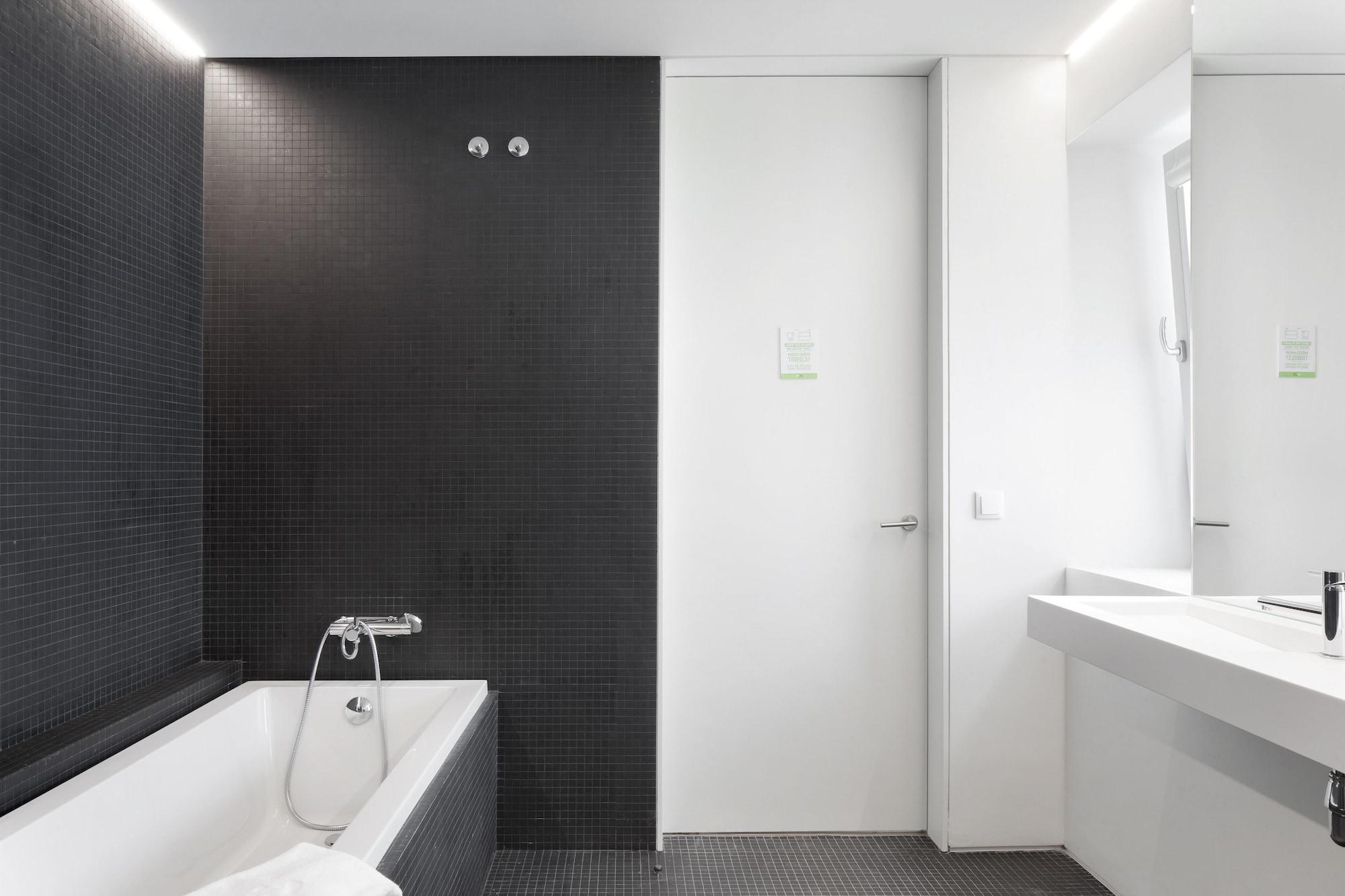 Ascensor Da Bica - Lisbon Serviced Apartments Esterno foto